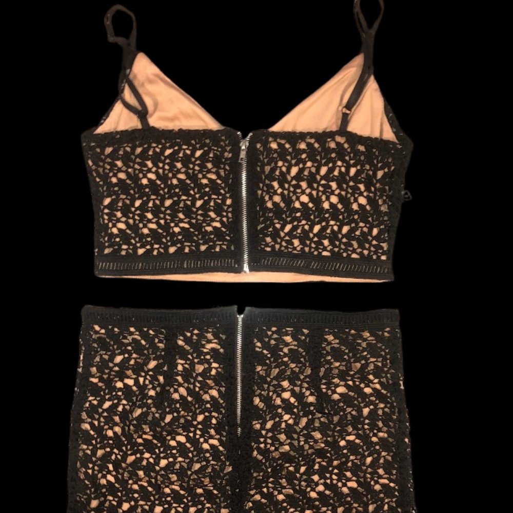 KENDALL + KYLIE BLACK LACE CROTCHET MINI SKIRT AND CROP TOP SET - Picture 4 of 9